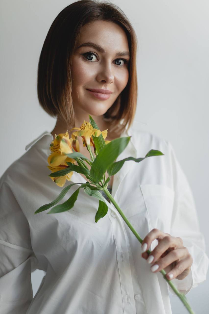 Врач-косметолог и владелец бренда крымской косметики Self Love Елизавета Тикунова рассказала об особенностях летнего ухода за кожей лица