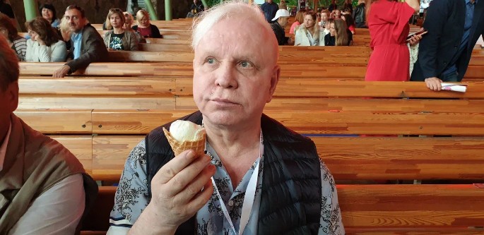 «Пугачева настояла»: Малинин раскрыл главный секрет надгробия Моисеева «Пугачева настояла»: Малинин раскрыл главный секрет надгробия Моисеева