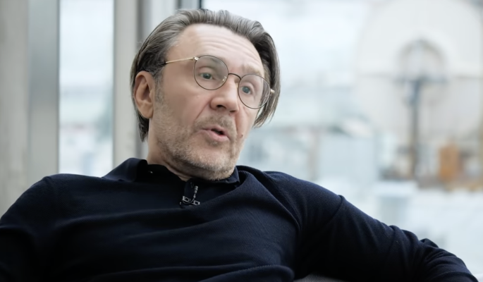 Готов биться до последнего: Шнуров не хочет возвращать аванс за отмененные концерты Готов биться до последнего: Шнуров не хочет возвращать аванс за отмененные концерты