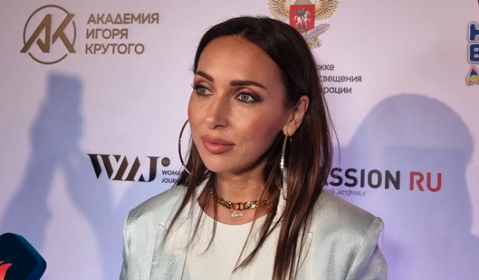Раскованная Алсу поразила россиян откровенным видом на фоне развода с Абрамовым Раскованная Алсу поразила россиян откровенным видом на фоне развода с Абрамовым