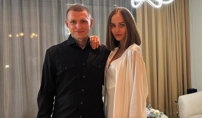 Павел Мамаев в третий раз стал отцом и показал новорожденного ребенка Павел Мамаев в третий раз стал отцом и показал новорожденного ребенка
