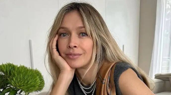 Вера Брежнева нацепила на сосочки — глазки