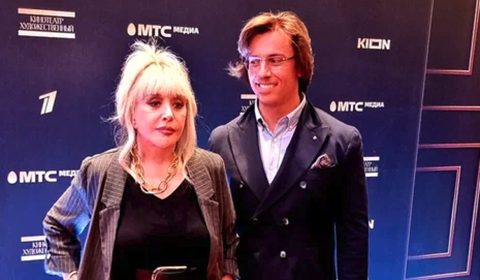 «Предложивший Пугачевой переезд Галкин* совершил ошибку»: продюсер Аствацатрян сделал неутешительный прогноз «Предложивший Пугачевой переезд Галкин* совершил ошибку»: продюсер Аствацатрян сделал неутешительный прогноз