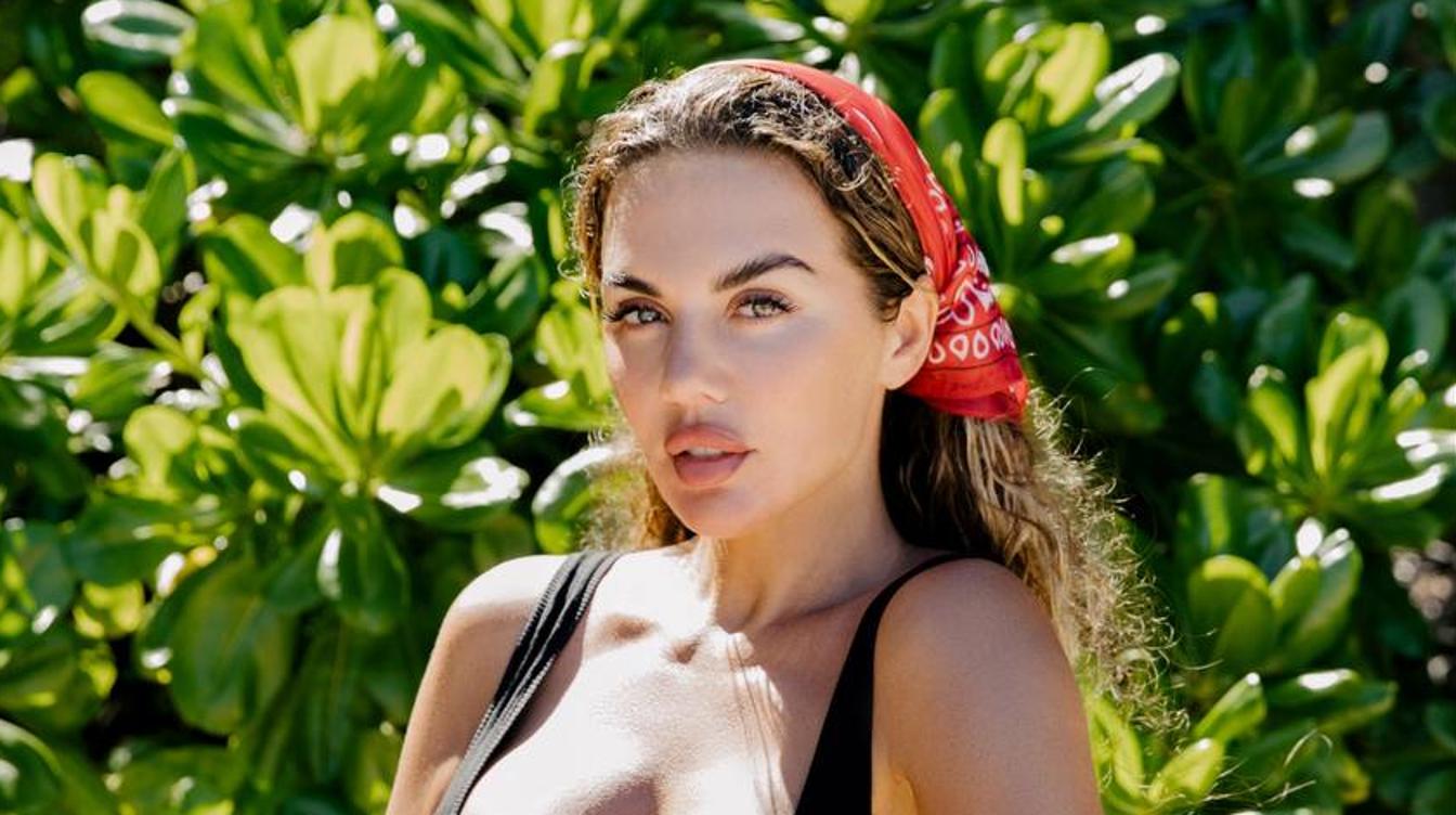 Седокова врезала отцу и бывшей жене Тиммы после выпада в ее адрес Седокова врезала отцу и бывшей жене Тиммы после выпада в ее адрес