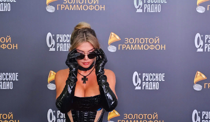 Появившаяся в подвенечном платье на 40-й день смерти Тиммы Седокова вызвала гнев Появившаяся в подвенечном платье на 40-й день смерти Тиммы Седокова вызвала гнев