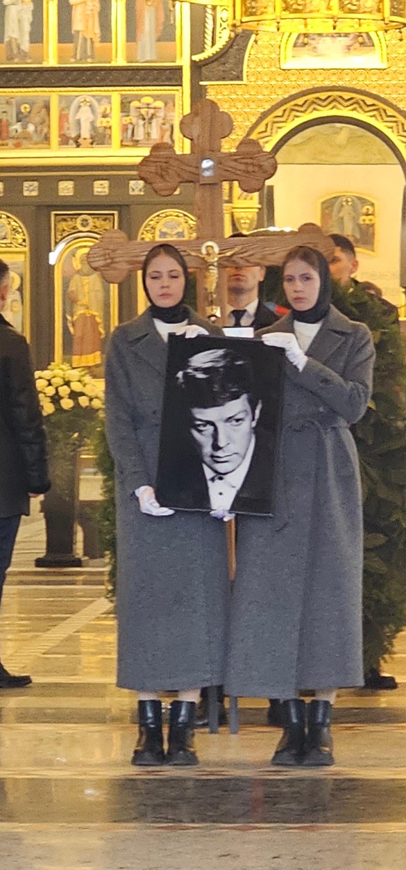 Такова его последняя воля: что положили в гроб к Стриженову перед закрытием крышки Такова его последняя воля: что положили в гроб к Стриженову перед закрытием крышки