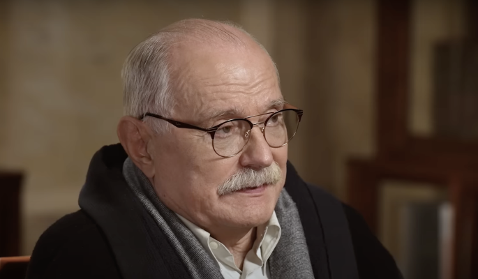 Никита Михалков попал в больницу из-за серьезных проблем с сердцем Никита Михалков попал в больницу из-за серьезных проблем с сердцем