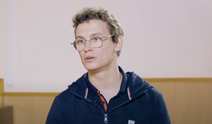 Режиссер раскрыл ключ успеха Никиты Кологривого и сравнил его с Юрой Борисовым Режиссер раскрыл ключ успеха Никиты Кологривого и сравнил его с Юрой Борисовым