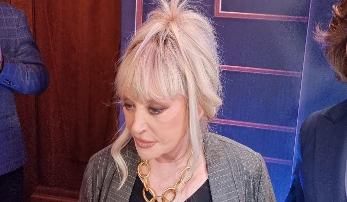 Оставшаяся одна Алла Пугачева взвыла от безысходности Оставшаяся одна Алла Пугачева взвыла от безысходности