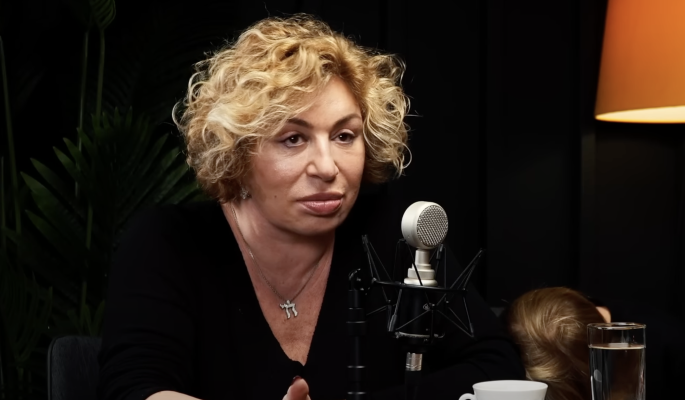 Мама Тимати уколола его бывшую, прославившуюся коварной разлучницей Мама Тимати уколола его бывшую, прославившуюся коварной разлучницей