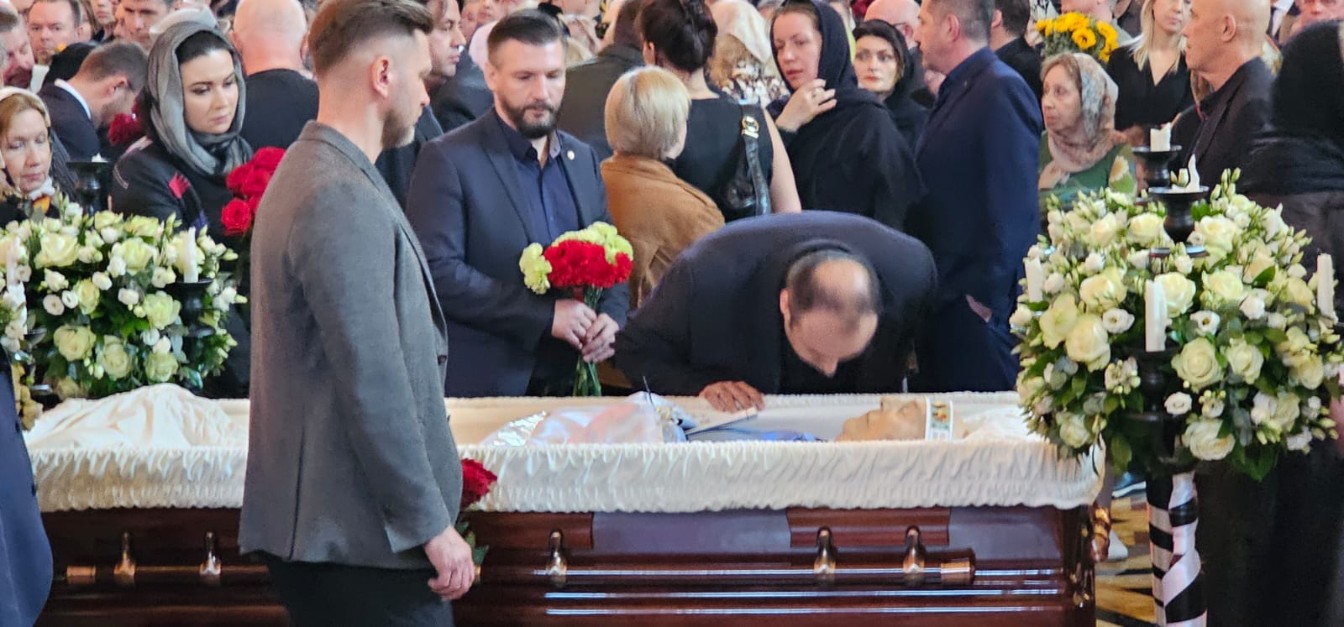 Стала известна астрономическая стоимость гроба долларового миллиардера Зураба Церетели Стала известна астрономическая стоимость гроба долларового миллиардера Зураба Церетели
