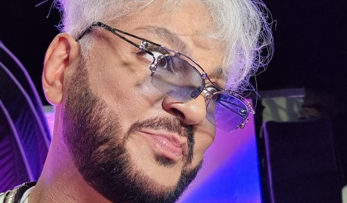 Озверевший Киркоров набросился на коллегу по цеху Озверевший Киркоров набросился на коллегу по цеху