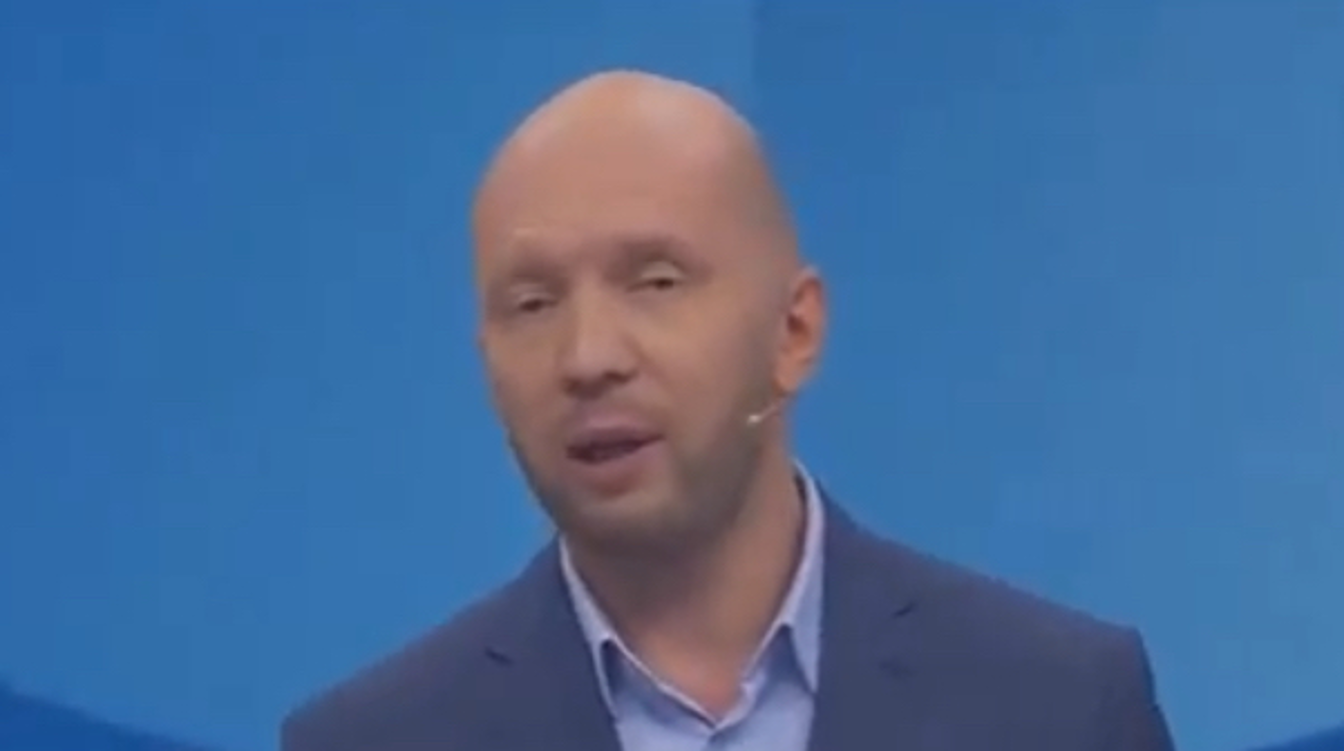 Ведущий Первого канала пожаловался на потоки ненависти из-за его работы Ведущий Первого канала пожаловался на потоки ненависти из-за его работы