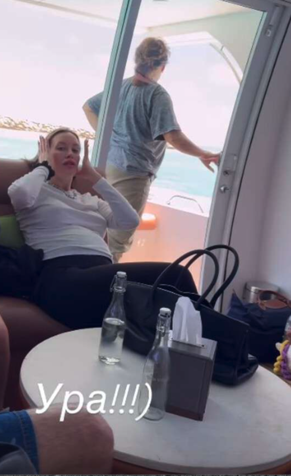 Симона показала округлившийся живот невесты Тимати после слухов о беременности Симона показала округлившийся живот невесты Тимати после слухов о беременности