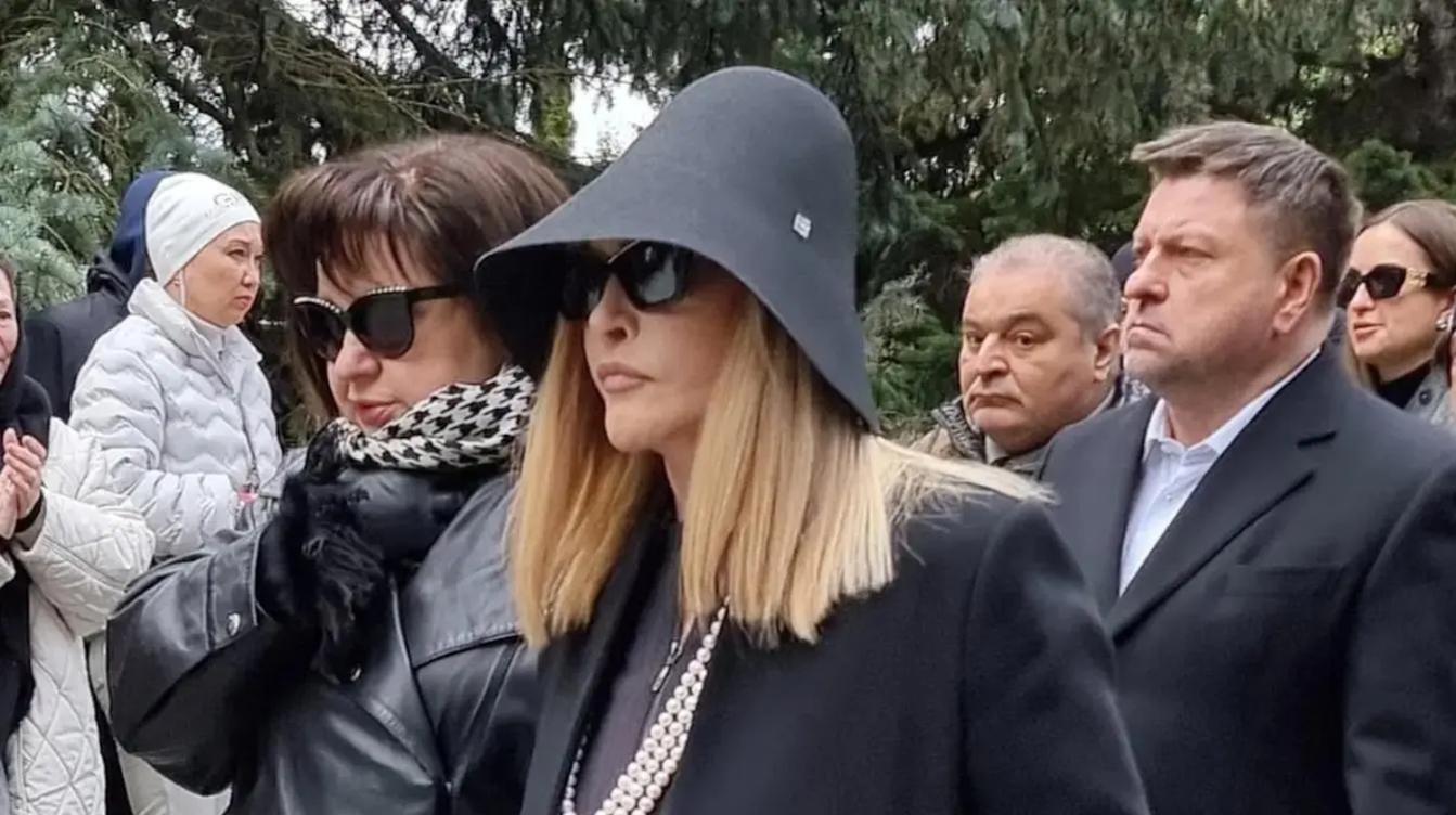 «Кукушку сорвало»: Бабкина жестко приложила Пугачеву после обращения к россиянам «Кукушку сорвало»: Бабкина жестко приложила Пугачеву после обращения к россиянам