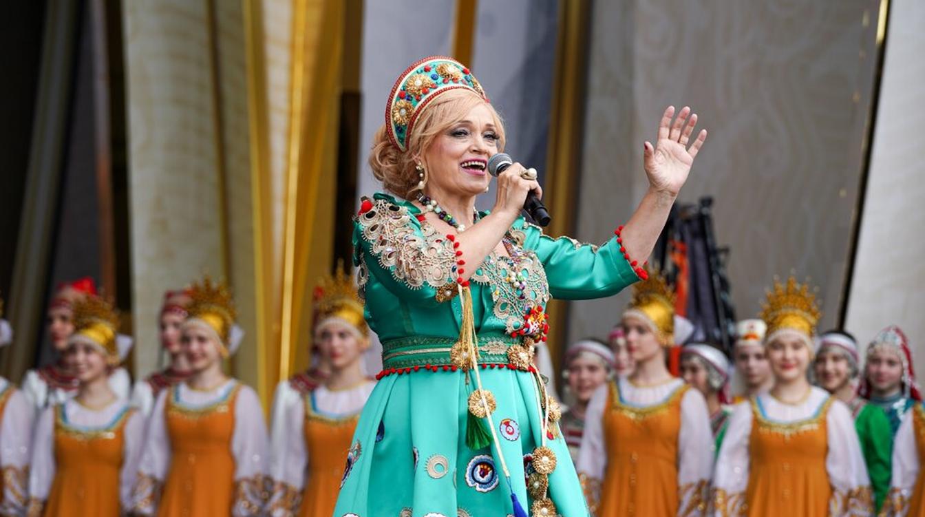 Стало известно, сколько Кадышева получит за концерт в «Лужниках» Стало известно, сколько Кадышева получит за концерт в «Лужниках»