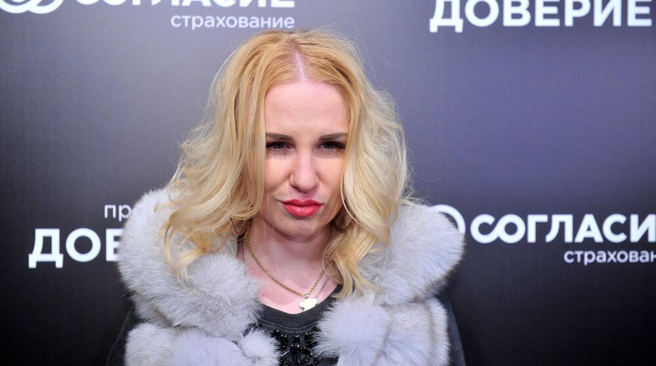 Германика назвала пожаловавшуюся на нее актрису «бездарной серой мышью» Германика назвала пожаловавшуюся на нее актрису «бездарной серой мышью»