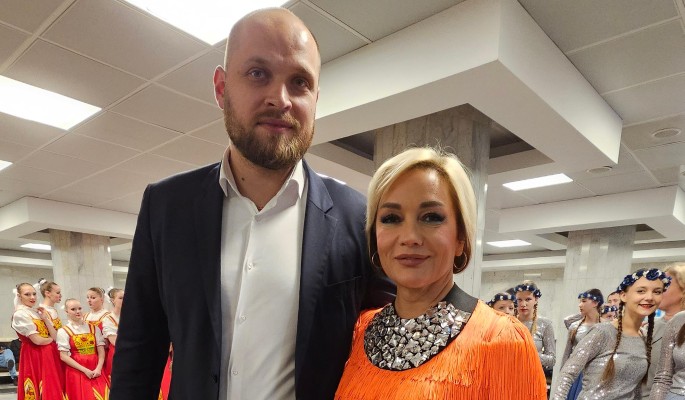 Живущая с молоденьким Буланова заговорила о разводе
