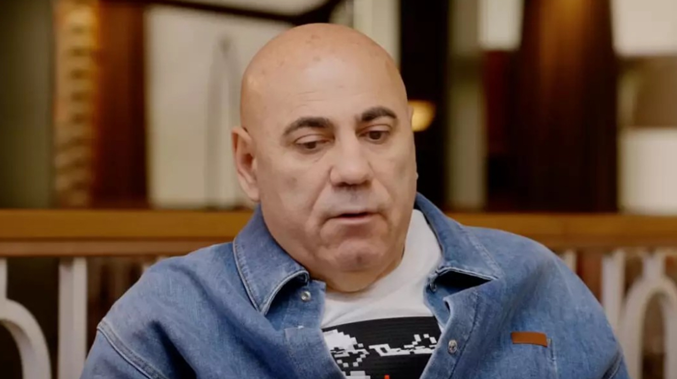 «Ублюдок»: взбешенный Пригожин накинулся на молодого певца «Ублюдок»: взбешенный Пригожин накинулся на молодого певца