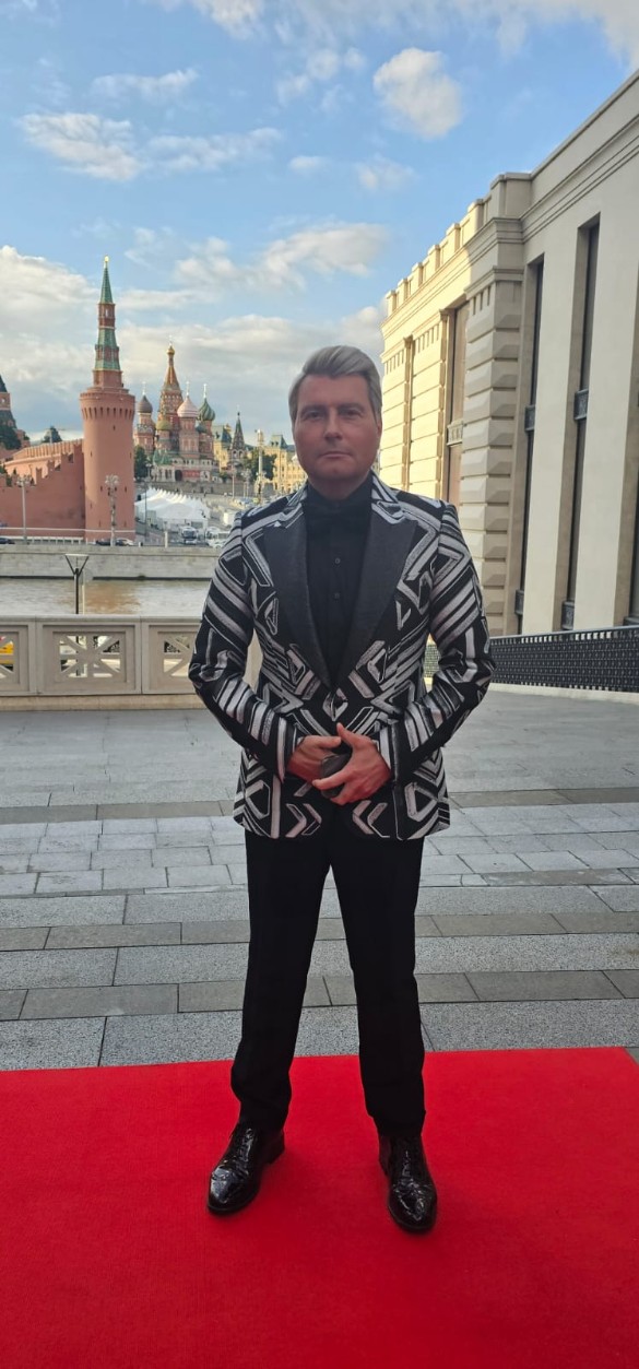 Крутой, Долина и Басков погуляли на празднике у Судзиловской в пентхаусе за полтора миллиарда Крутой, Долина и Басков погуляли на празднике у Судзиловской в пентхаусе за полтора миллиарда